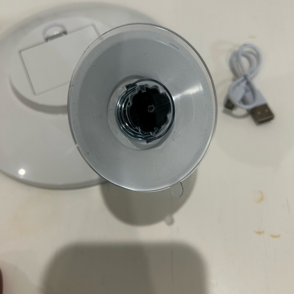 Ulta Salon Magnifying LED Vanity Mirror - Picture 4 of 5